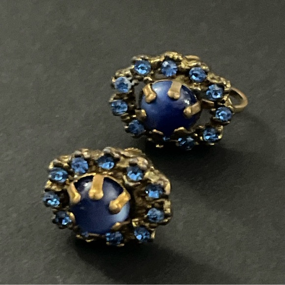 🔥🔥Gorgeous Vintage Blue Rhinestone Screw Back Earrings🔥🔥 - Picture 4 of 5
